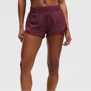 Lululemon Hotty Hot 2.5 Inch